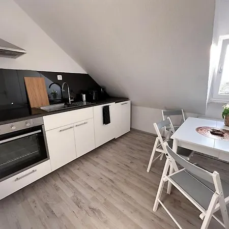 Zentrale Fuer 4 Mit Bett Und Schlafcouch شقة *