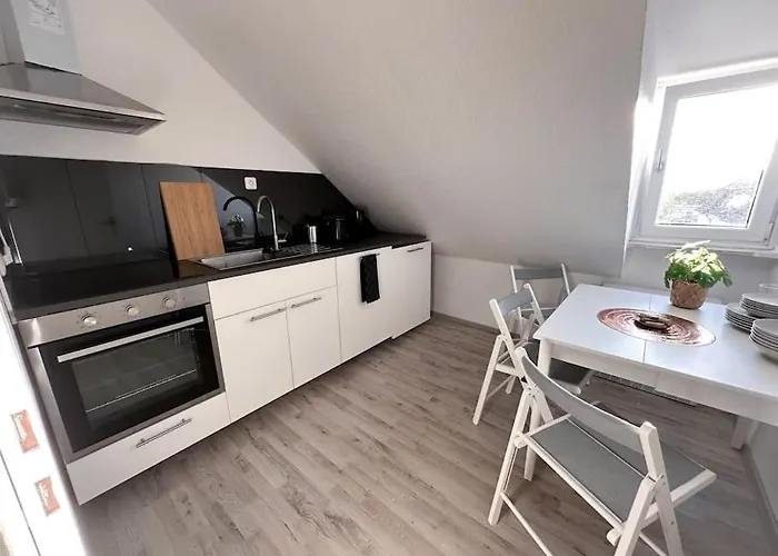 Zentrale Fuer 4 Mit Bett Und Schlafcouch Apartament *